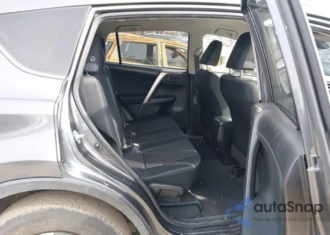 2017 Toyota Rav4 Le z USA, uszkodzony, nr VIN JTMBFREV5HJ161756